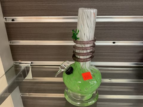Green Swirl Frog Bong