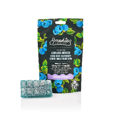 Sweet Blue Raspberry Indica Scored Single-Piece Fruit Chew by Smokiez | Golden Rookie