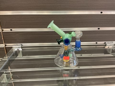 Chemist Atom Bong
