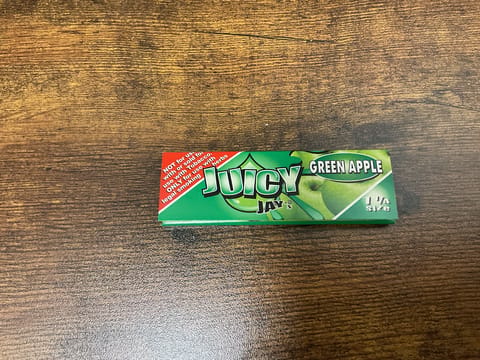 Juicy Jays 1 1/4 Green Apple Papers