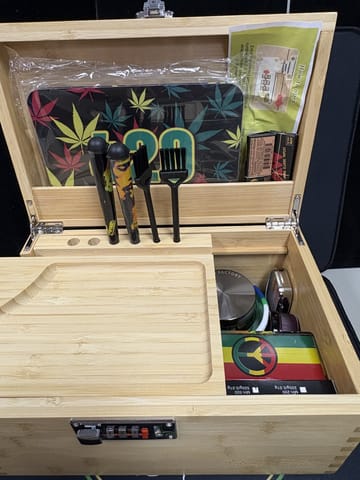 Small Wood Box Smoking Kit