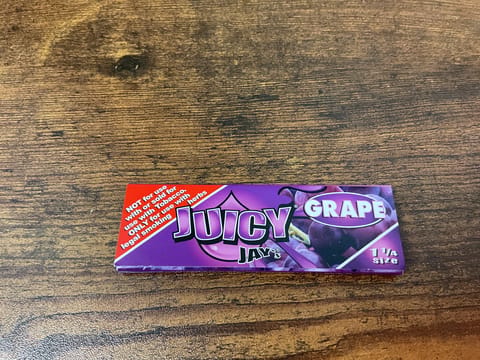 Juicy Jays 1 1/4 Grape Papers