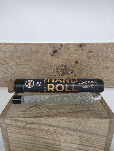 Tao Gardens | The Tao Hand Roll | Deadhead OG | 2g