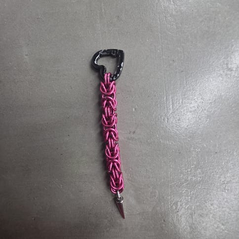 Noah Moon Small 3in Spike Black Heart Keychain (Pink)