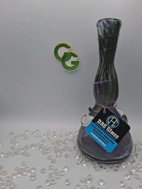 DAE Glass Handblown Bong Medium #4